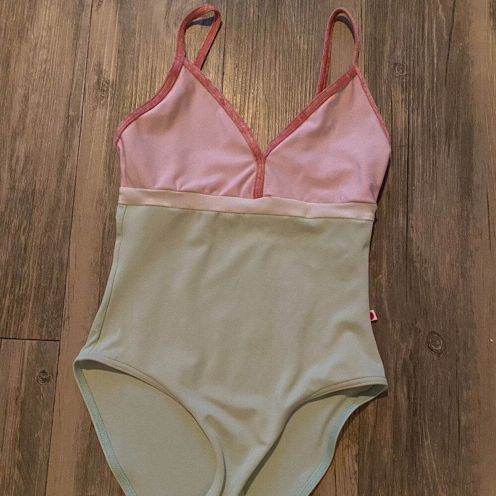 YUMIKO ZOE- Size Small